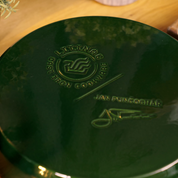 Smaltovaná litinová pánev Jan Punčochář o průměru 32 cm, ideální pro zdravé vaření a pečení, rovnoměrné rozložení tepla.