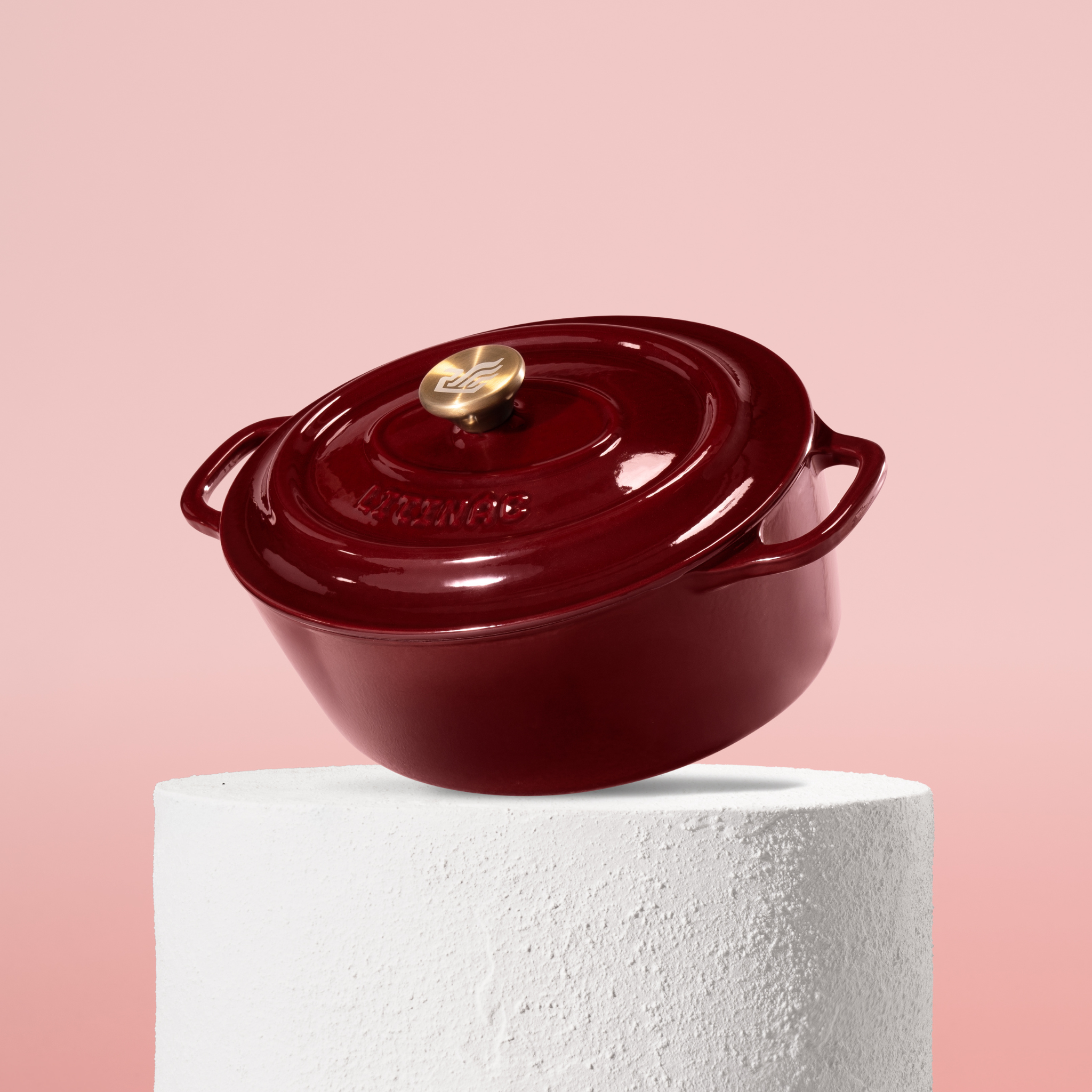 Vysoce kvalitní oválný hrnec z litiny se smaltovaným povrchem, délka 28 cm. Vhodný pro pečení masa, perfektní rozvod tepla. Barva: červená.