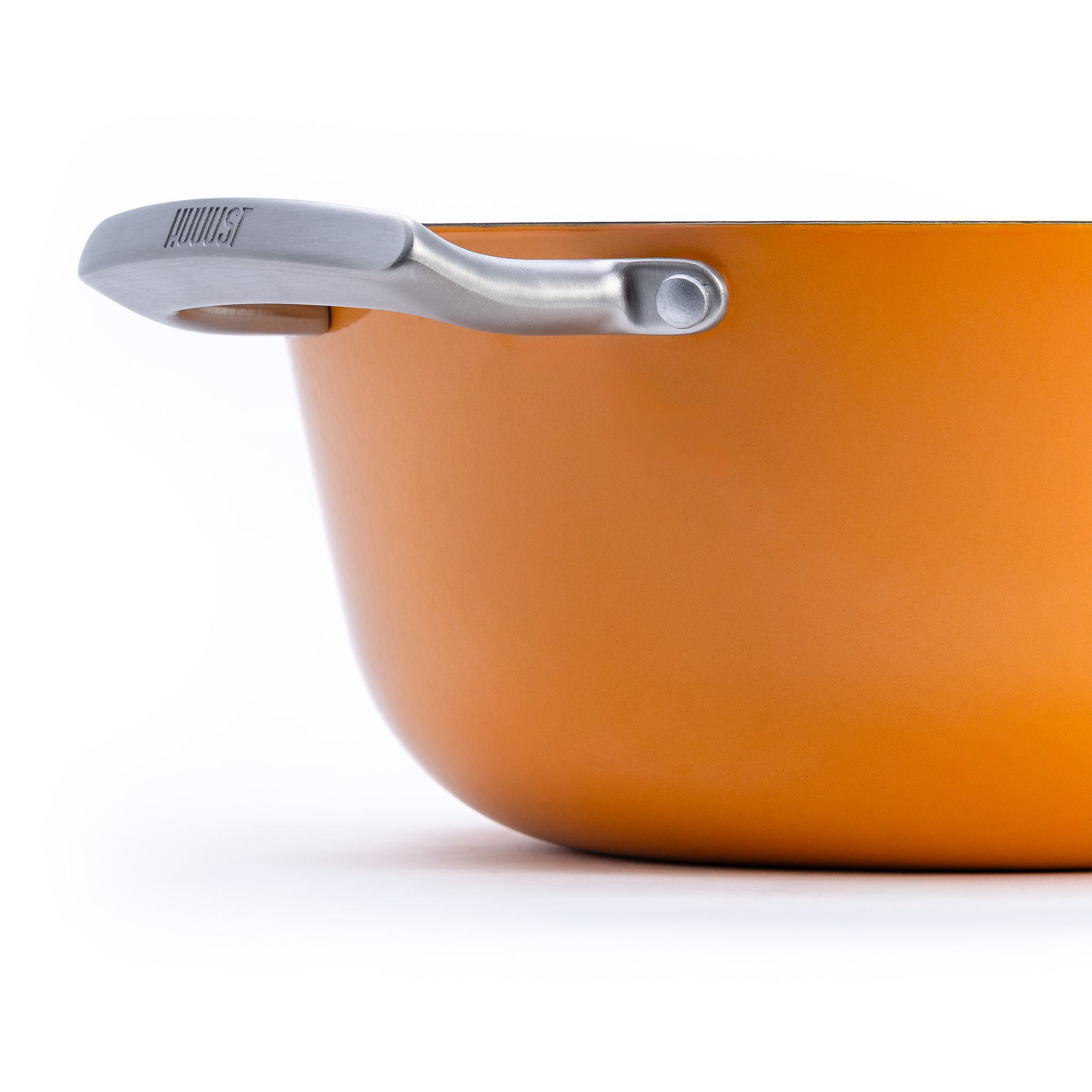 Litinový hrnec o průměru 26 cm z tenkostěnné litiny. Barva: oranžová. Vhodný na polévky, omáčky i pečení.