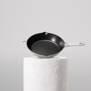 Perlově šedá 26cm