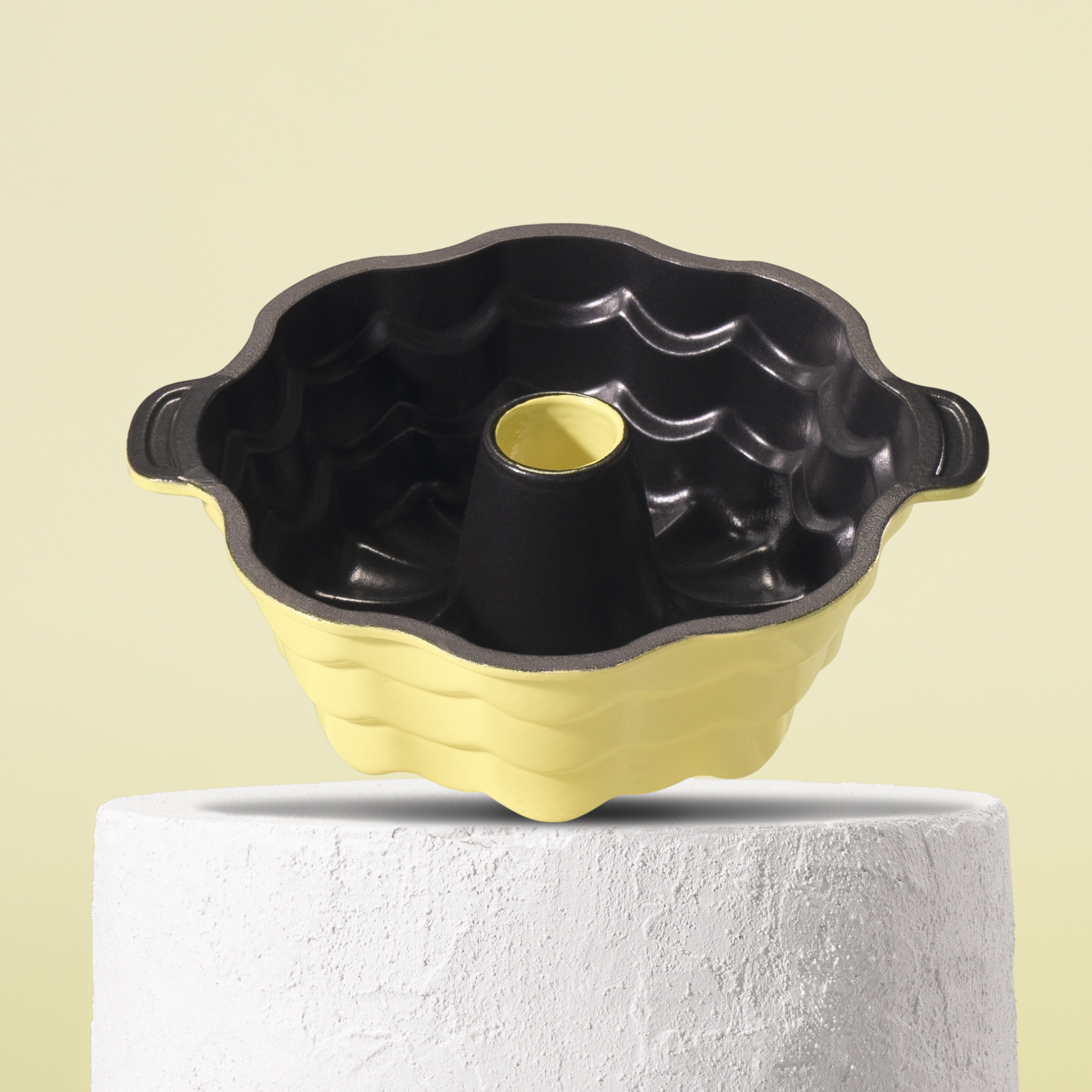 Prémiová litinová forma na bábovku se smaltovaným povrchem pro dokonalé výsledky pečení. Barva: pastelově žlutá.