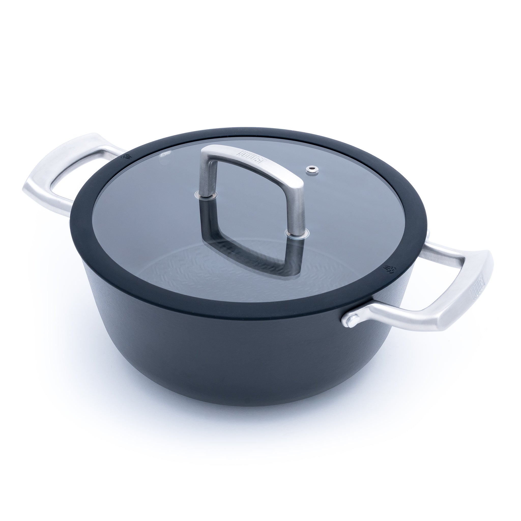 Litinový hrnec o průměru 24 cm z tenkostěnné litiny. Barva: matná černá. Vhodný na polévky, omáčky i pečení.
