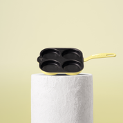 Prémiová litinová pánev na lívance se 4 pozicemi, smaltovaný povrch pro dokonalé výsledky. Barva: pastelově žlutá.