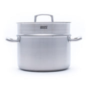 Nerezový napařovák pro zdravou přípravu pokrmů v páře, vhodný jako doplněk k hrncům různých velikostí.