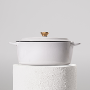 Profesionální oválný hrnec z litiny, 32 cm, smaltovaná úprava pro snadné čištění. Vhodný na všechny typy sporáků. Barva: šedá.