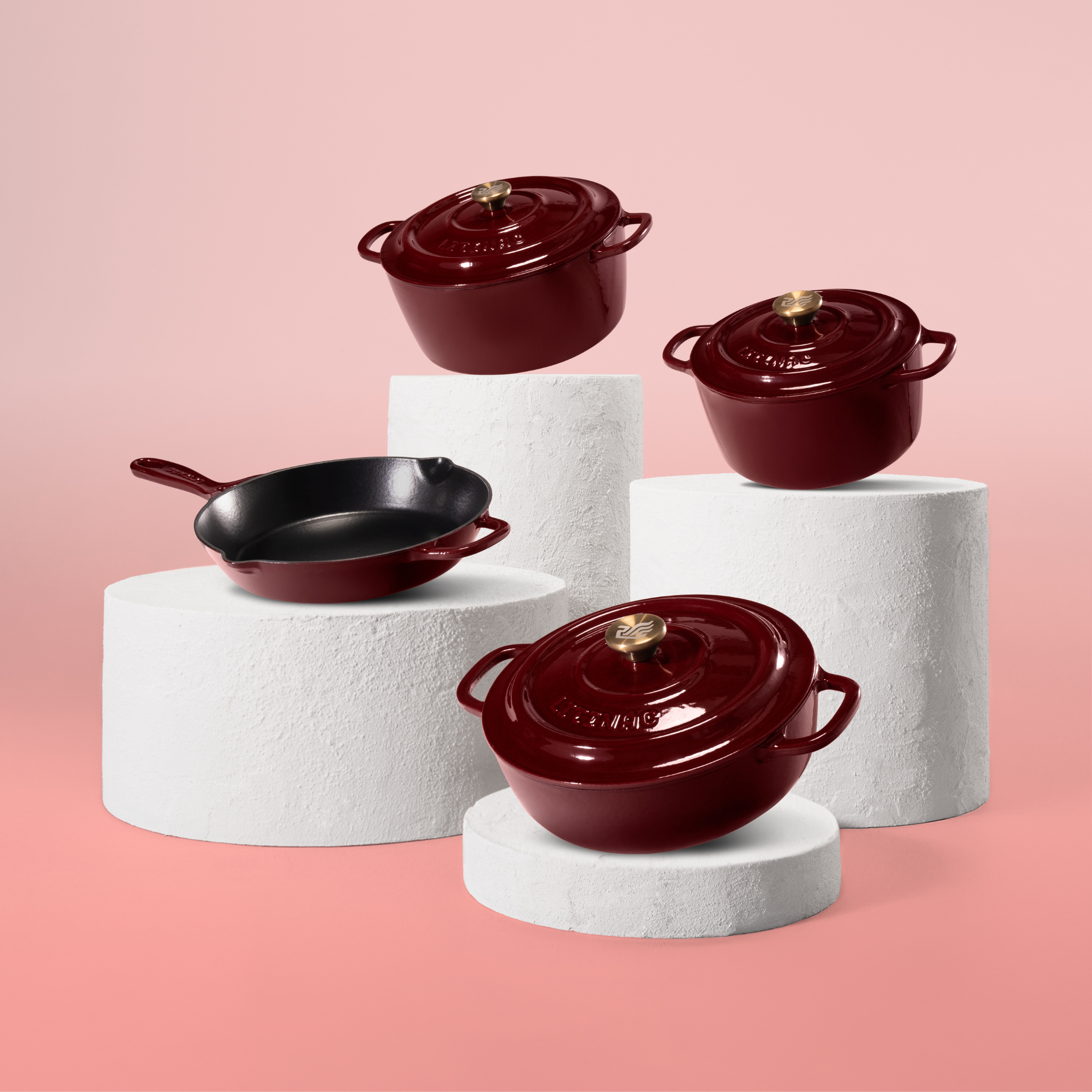 Комплект от 4 чугунени съда с емайлирано покритие