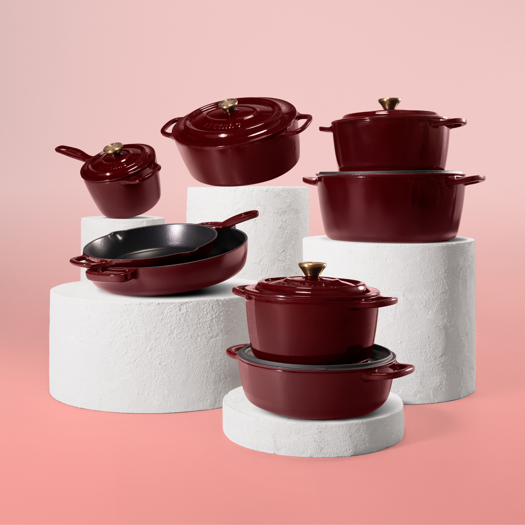 Kомплект от 8 чугунени съда