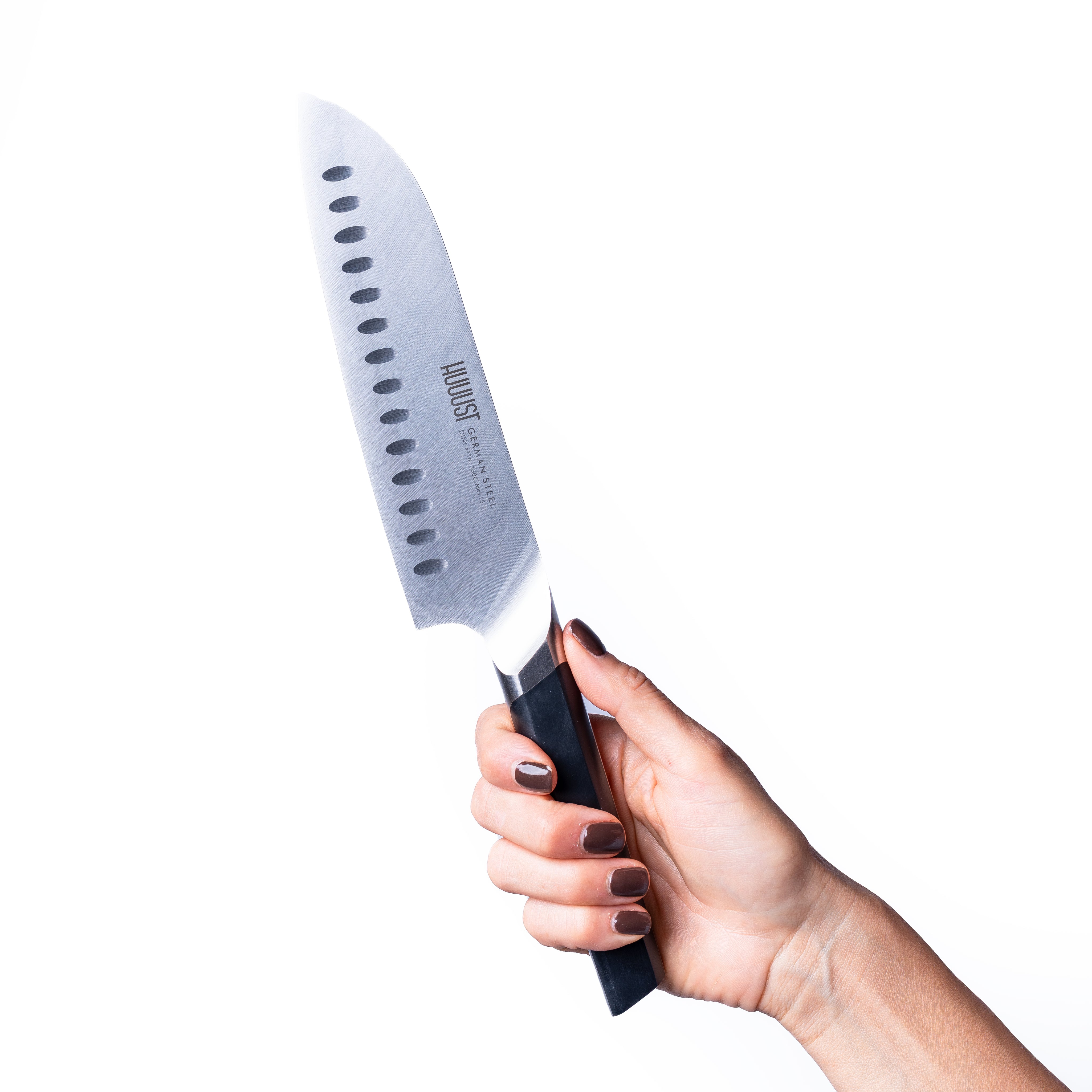 Santoku nůž z německé oceli, inspirovaný japonským stylem. Skvělý pro maso, zeleninu i ryby.