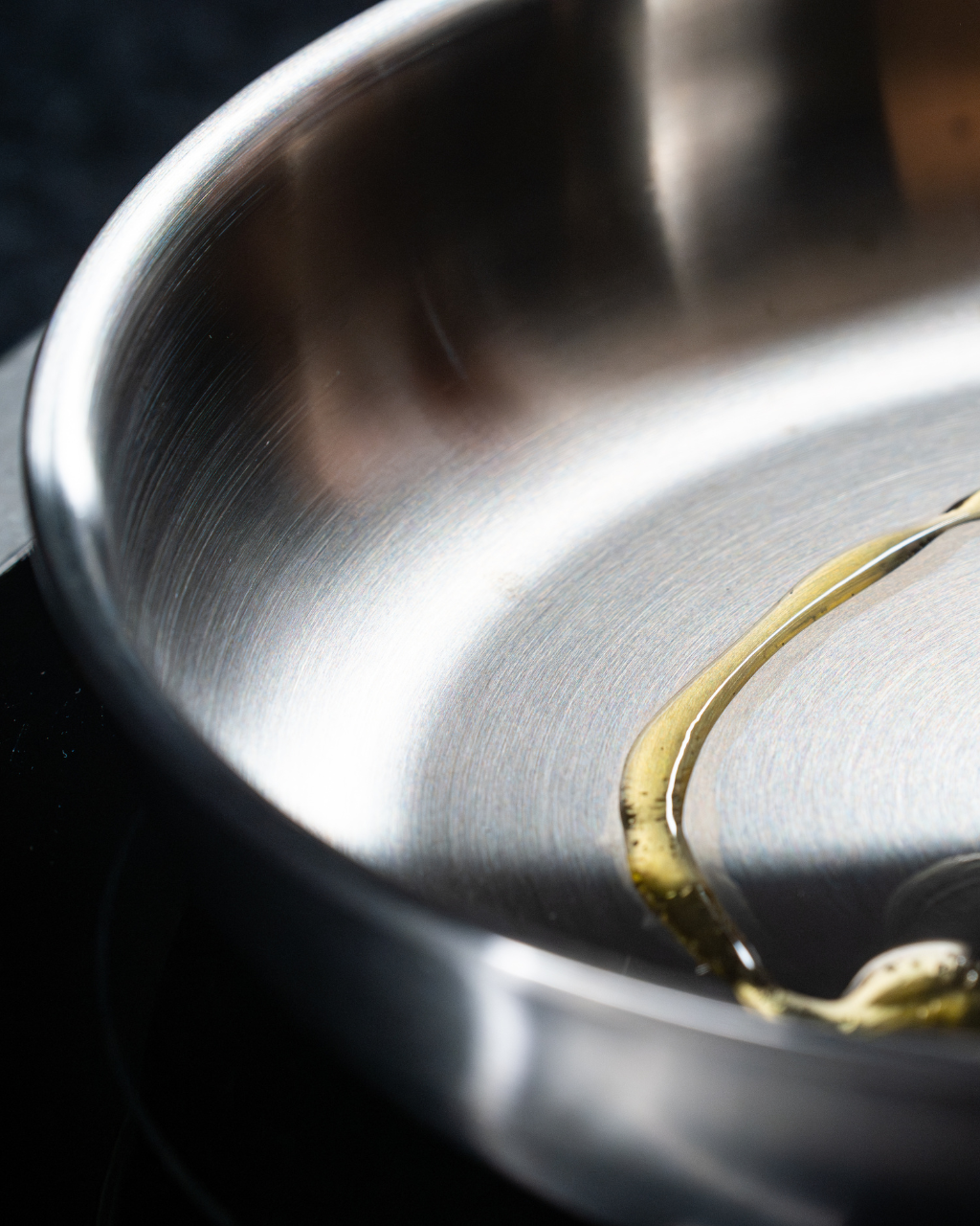 Nadobi z nerezi a litiny s titanem – rychly ohrev a dlouha zivotnost